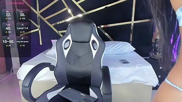 Snapshot of SamanthaElis chatting on 30, 10, 2025 SamanthaElis online show from 30, 10, 2025