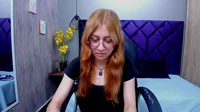 Snapshot of ChloeCampbell03 chatting on 25, 9, 2025 ChloeCampbell03 online show from 25, 9, 2025