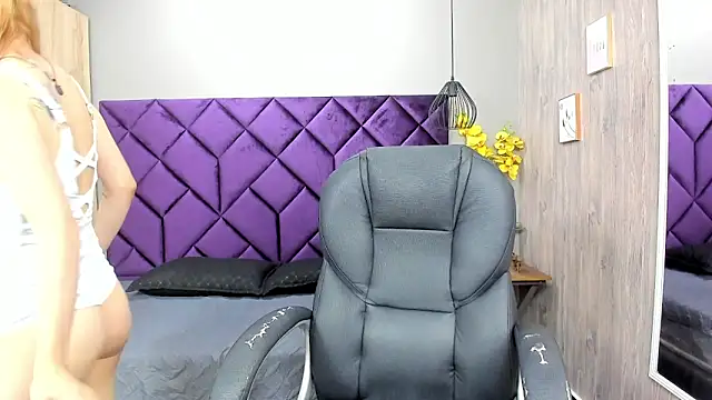 Snapshot of ChloeCampbell03 chatting on 2, 12, 2025 ChloeCampbell03 online show from 2, 12, 2025