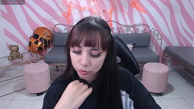 saabrina  online show from 27, 10, 2025