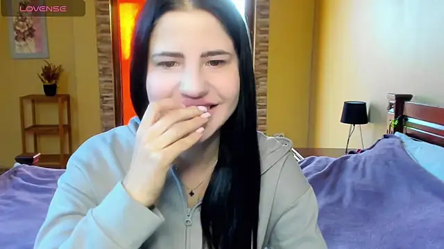 Snapshot of Malibu_J chatting on 27, 10, 2025 Malibu J online show from 27, 10, 2025