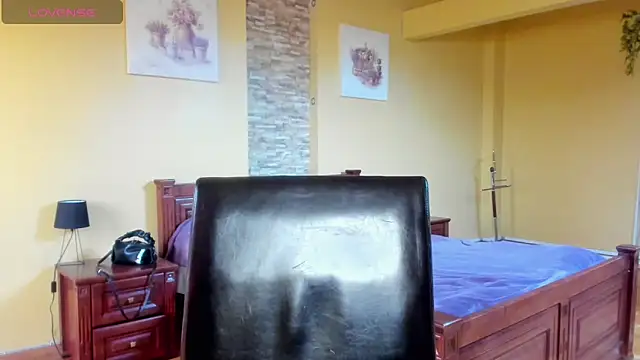 Snapshot of Malibu_J chatting on 14, 11, 2025 Malibu J online show from 14, 11, 2025