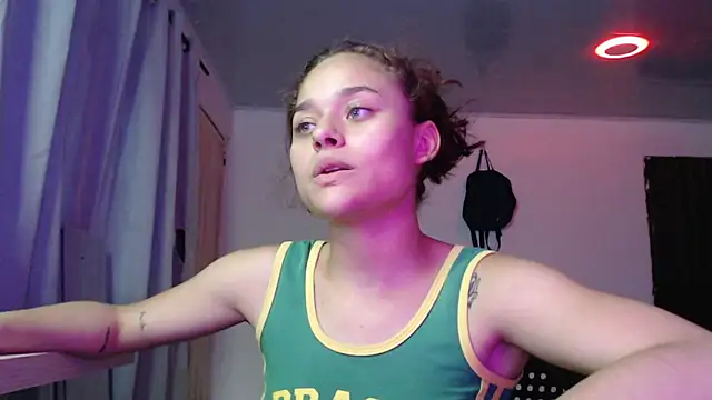 Snapshot of LittleCheerry69 chatting on 20, 10, 2025 LittleCheerry69 online show from 20, 10, 2025