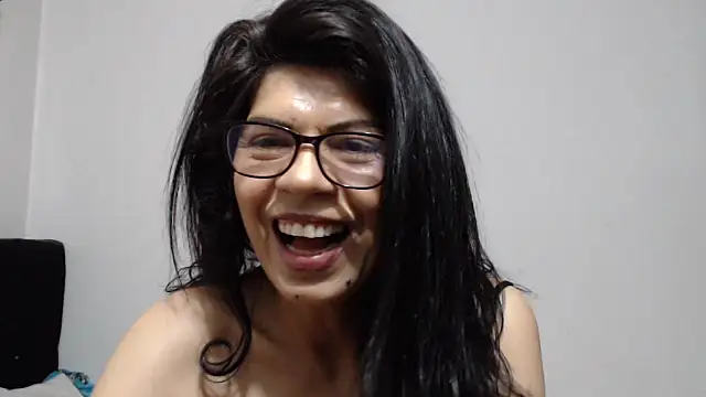 Snapshot of abrilsex23 chatting on 25, 10, 2025 abrilsex23 online show from 25, 10, 2025