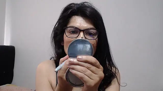 Snapshot of abrilsex23 chatting on 25, 11, 2025 abrilsex23 online show from 25, 11, 2025