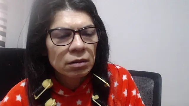 Snapshot of abrilsex23 chatting on 28, 11, 2025 abrilsex23 online show from 28, 11, 2025