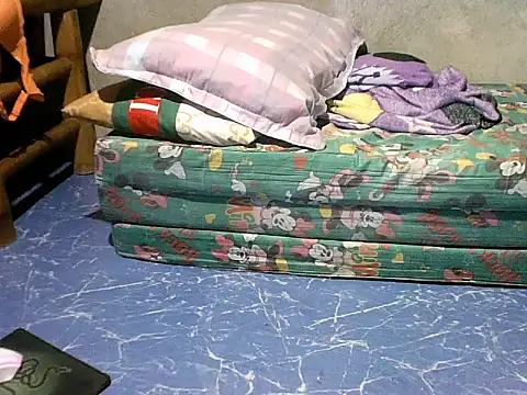 Snapshot of Ella_marie14 chatting on 15, 11, 2025 Ella marie14 online show from 15, 11, 2025