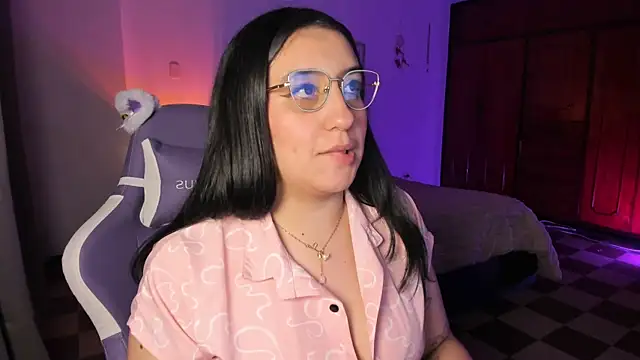 Snapshot of tellmemaddie chatting on 25, 5, 2026 tellmemaddie online show from 25, 5, 2026