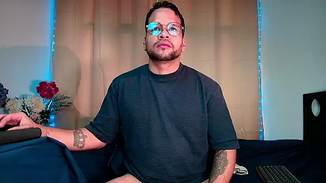 Snapshot of LucasGaeel chatting on 2, 2, 2026 LucasGaeel online show from 2, 2, 2026