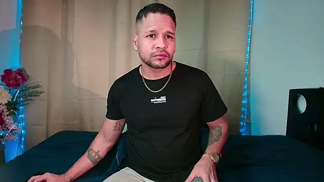 Snapshot of LucasGaeel chatting on 4, 2, 2026 LucasGaeel online show from 4, 2, 2026