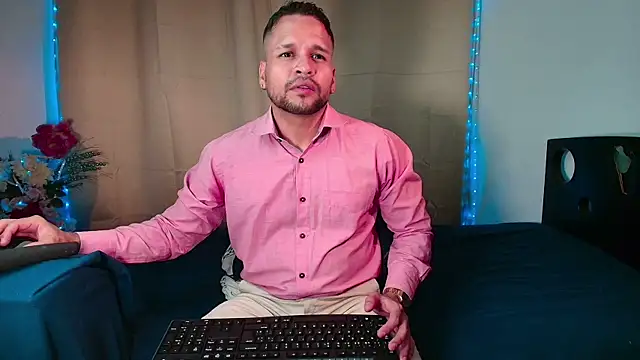 Snapshot of LucasGaeel chatting on 5, 2, 2026 LucasGaeel online show from 5, 2, 2026