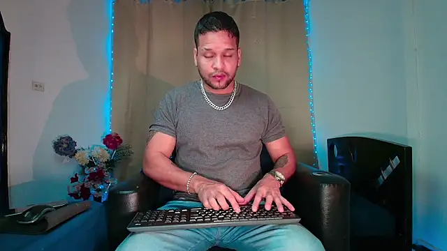 Snapshot of LucasGaeel chatting on 10, 2, 2026 LucasGaeel online show from 10, 2, 2026