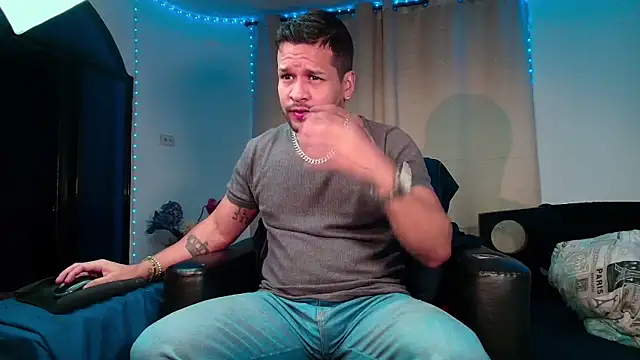 Snapshot of LucasGaeel chatting on 15, 2, 2026 LucasGaeel online show from 15, 2, 2026