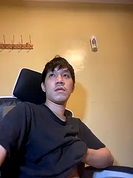 Snapshot of asian_guy_69 chatting on 4, 12, 2025 asian guy 69 online show from 4, 12, 2025