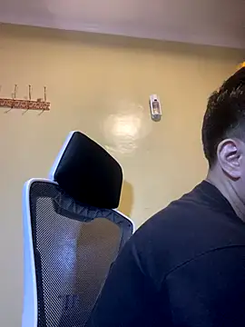 Snapshot of asian_guy_69 chatting on 14, 12, 2025 asian guy 69 online show from 14, 12, 2025