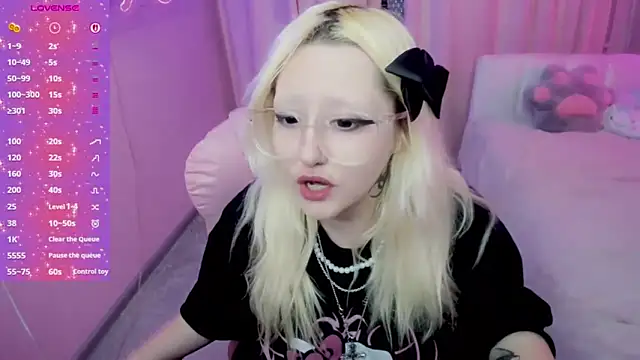 JuliaSharkk online show from 20, 11, 2025