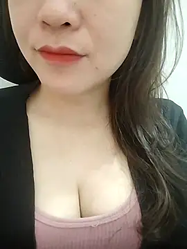 Girl Shy2000 online show from 26, 2, 2026