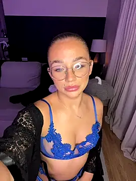 Snapshot of MissPixieRae chatting on 10, 10, 2025 MissPixieRae online show from 10, 10, 2025