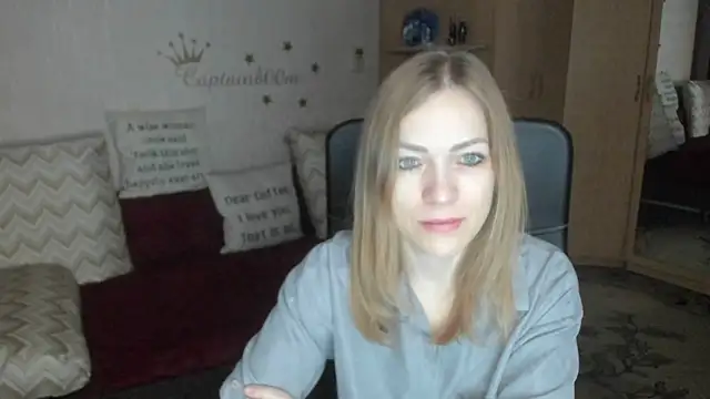 Snapshot of Tiffany_Bates chatting on 12, 11, 2025 Tiffany Bates online show from 12, 11, 2025