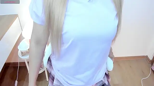 Snapshot of _itsyumi_ chatting on 16, 10, 2025 itsyumi online show from 16, 10, 2025