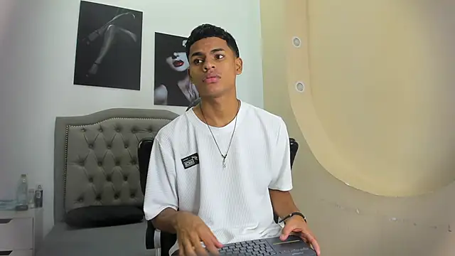 Snapshot of paull_cassidy chatting on 26, 11, 2025 paull cassidy online show from 26, 11, 2025