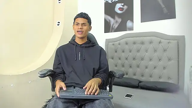 Snapshot of paull_cassidy chatting on 5, 12, 2025 paull cassidy online show from 5, 12, 2025