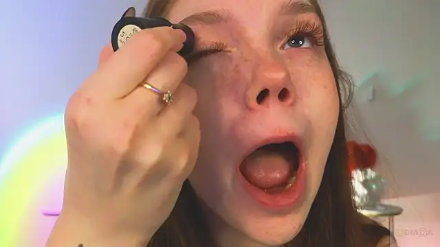 Nicole Broown  online show from 5, 3, 2026