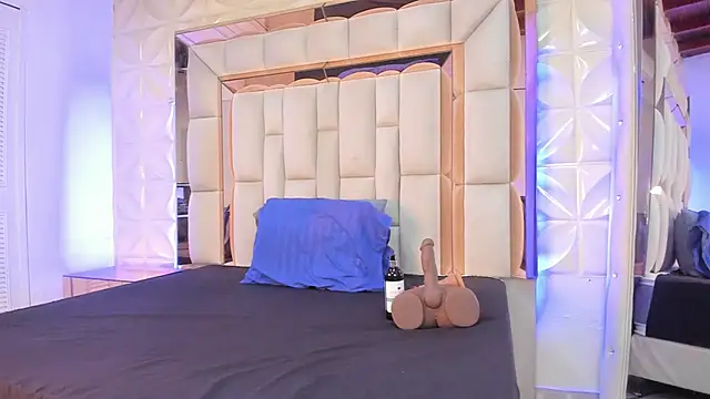 Sarah Adamss online show from 23, 11, 2025