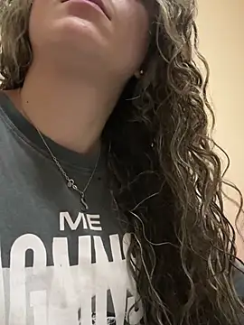 Snapshot of katiaa_lovv chatting on 14, 1, 2026 katiaa lovv online show from 14, 1, 2026