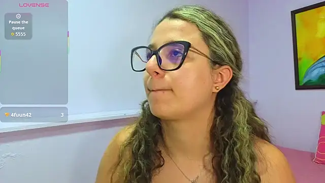 Snapshot of katiaa_lovv chatting on 3, 2, 2026 katiaa lovv online show from 3, 2, 2026