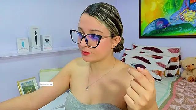 Snapshot of katiaa_lovv chatting on 2, 3, 2026 katiaa lovv online show from 2, 3, 2026