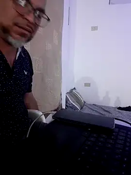 Snapshot of ANTHONYHOTT69 chatting on 7, 11, 2025 ANTHONYHOTT69 online show from 7, 11, 2025