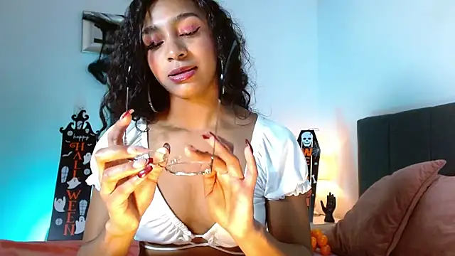 Snapshot of SashaBowei chatting on 29, 10, 2025 SashaBowei online show from 29, 10, 2025