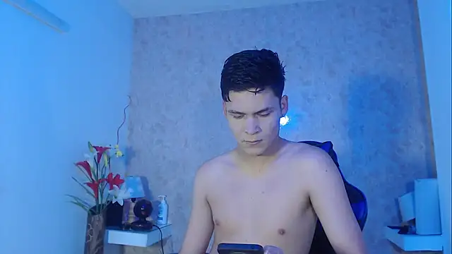 Snapshot of Aaron_Foxxx chatting on 27, 9, 2025 Aaron Foxxx online show from 27, 9, 2025