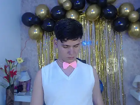 Snapshot of Aaron_Foxxx chatting on 12, 10, 2025 Aaron Foxxx online show from 12, 10, 2025