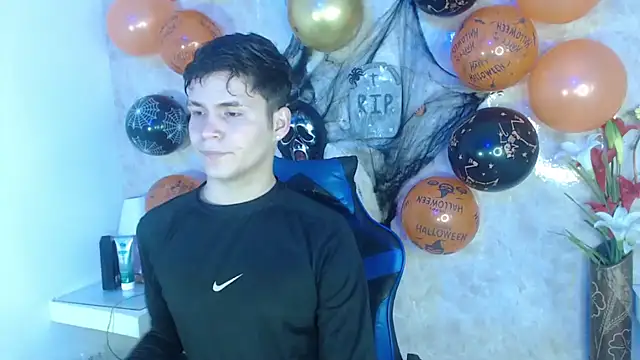 Snapshot of Aaron_Foxxx chatting on 26, 10, 2025 Aaron Foxxx online show from 26, 10, 2025