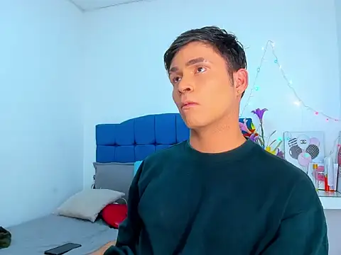 Snapshot of Aaron_Foxxx chatting on 30, 11, 2025 Aaron Foxxx online show from 30, 11, 2025