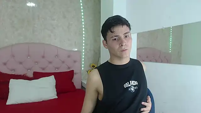 Snapshot of Aaron_Foxxx chatting on 4, 12, 2025 Aaron Foxxx online show from 4, 12, 2025