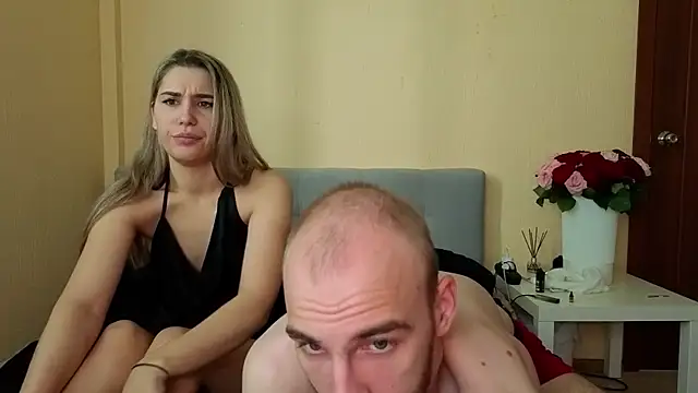 Snapshot of weddingcouple chatting on 10, 11, 2025 weddingcouple online show from 10, 11, 2025