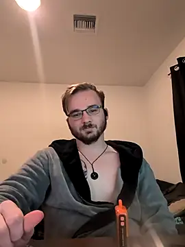 Snapshot of bear8t chatting on 25, 9, 2025 bear8t online show from 25, 9, 2025