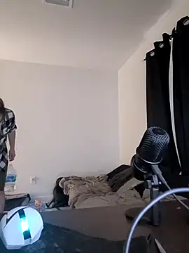 Snapshot of bear8t chatting on 4, 11, 2025 bear8t online show from 4, 11, 2025