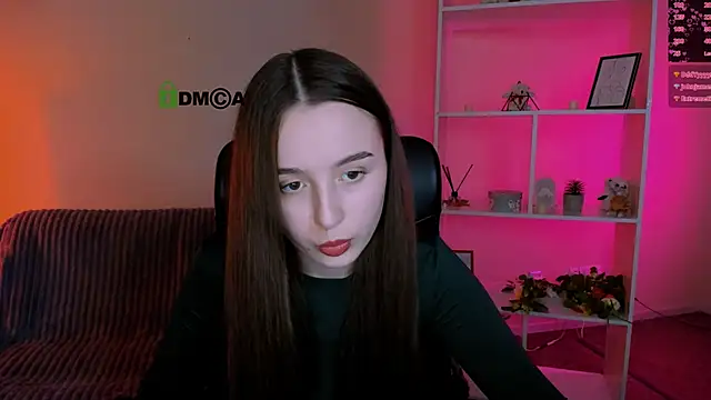 Snapshot of leslie_bird chatting on 28, 11, 2025 leslie bird online show from 28, 11, 2025