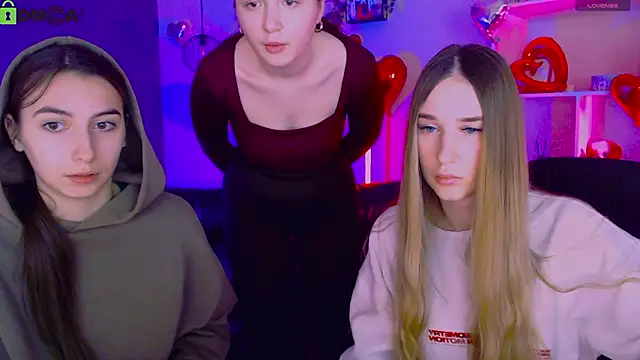 Snapshot of leslie_bird chatting on 26, 2, 2026 leslie bird online show from 26, 2, 2026