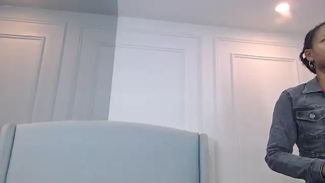 ChantalGarner online show from 18, 11, 2025