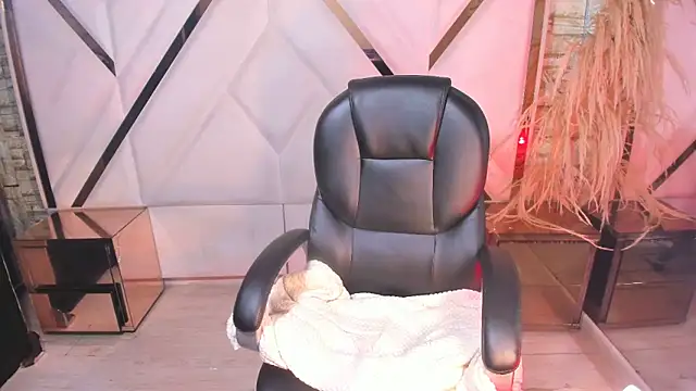 Irina Rouse online show from 6, 11, 2025