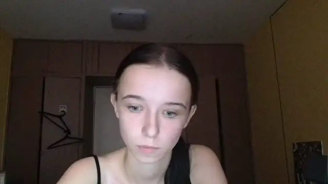 Snapshot of Emilia_Light chatting on 9, 10, 2025 Emilia Light online show from 9, 10, 2025