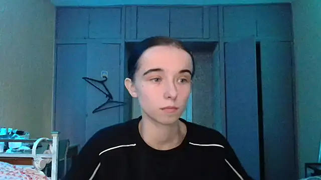 Snapshot of Emilia_Light chatting on 17, 10, 2025 Emilia Light online show from 17, 10, 2025