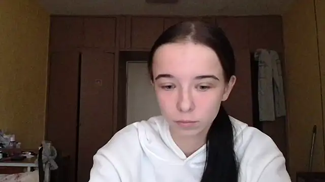 Snapshot of Emilia_Light chatting on 21, 10, 2025 Emilia Light online show from 21, 10, 2025