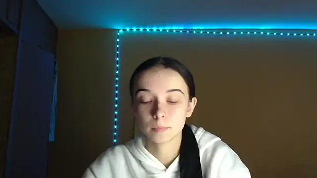 Snapshot of Emilia_Light chatting on 22, 10, 2025 Emilia Light online show from 22, 10, 2025