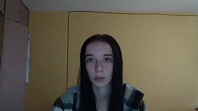 Snapshot of Emilia_Light chatting on 23, 10, 2025 Emilia Light online show from 23, 10, 2025